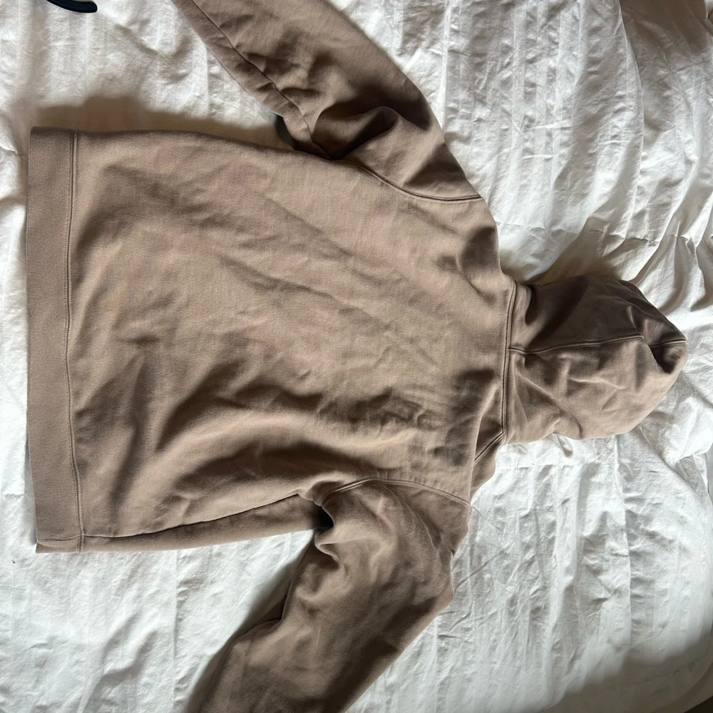 ALO Yoga Taupe Hoodie Sweatshirt - Picture 5 of 6